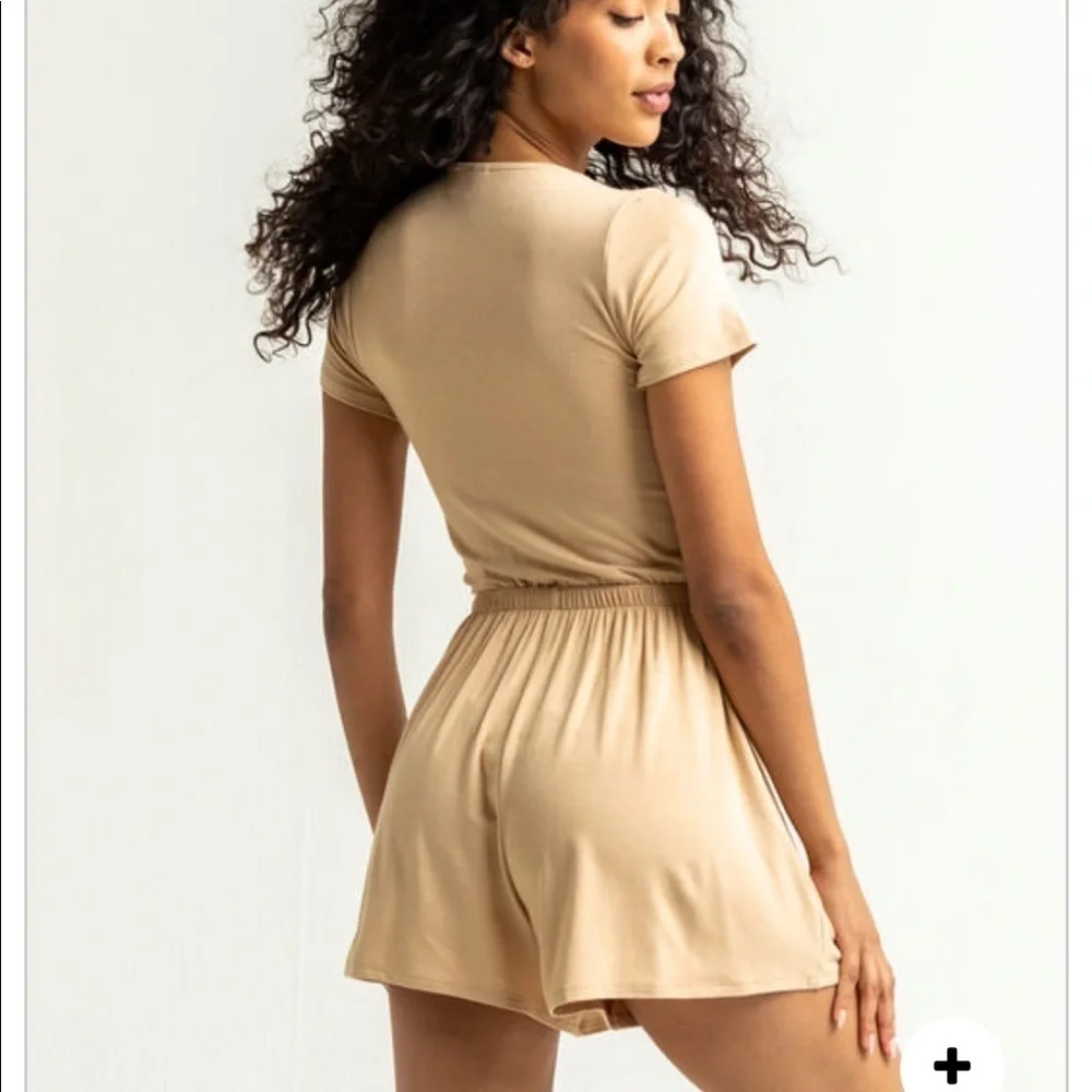 NWT tie front romper - Picture 3 of 5
